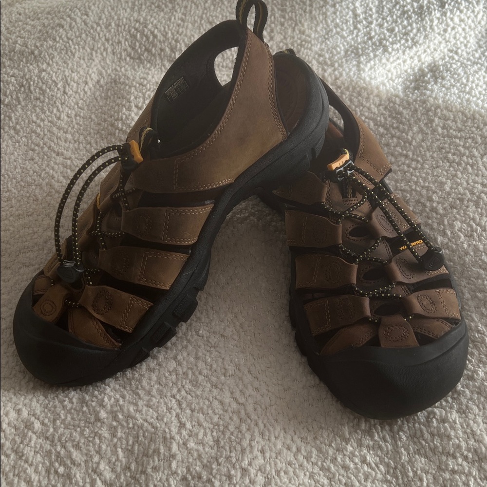 KEEN Newport Waterproof Leather Brown Sandals - Women’s size 9.5 / Men’s size 8